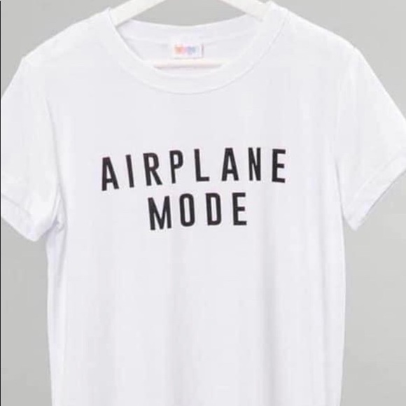 LuLaRoe Tops - Lularoe NWT Small Graphic Liv ✈️